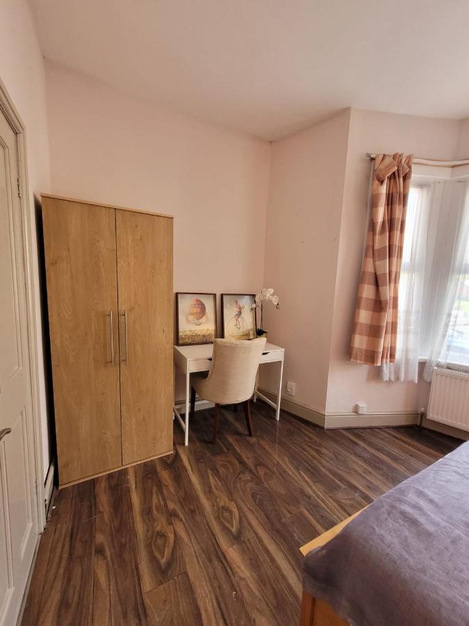 43 Kimberly Road Apartment London Eksteriør billede