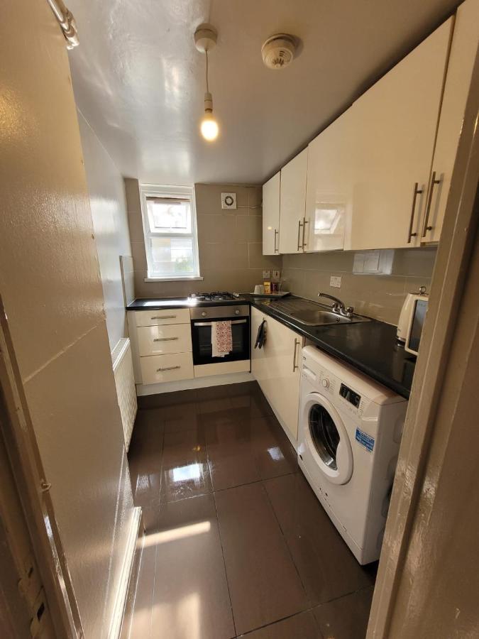 43 Kimberly Road Apartment London Eksteriør billede
